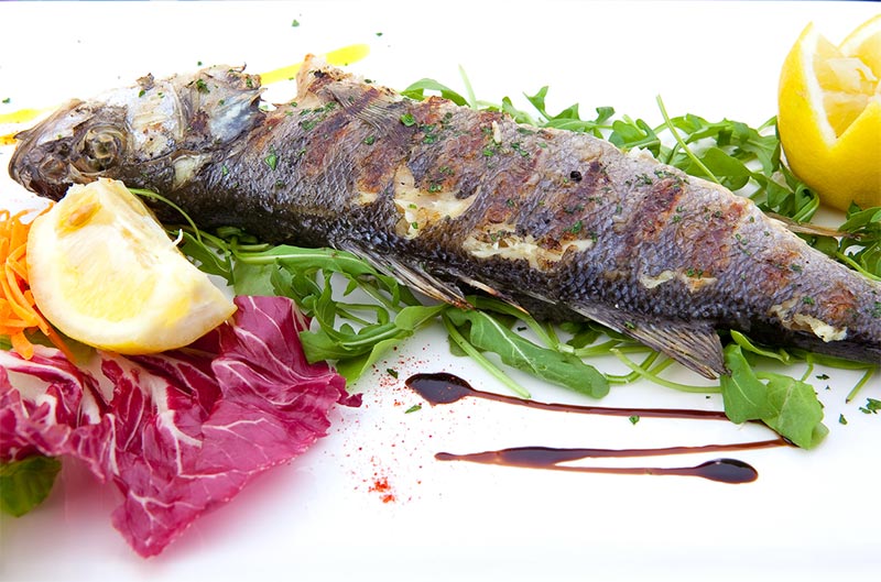 Dettaglio di un piatto di pesce