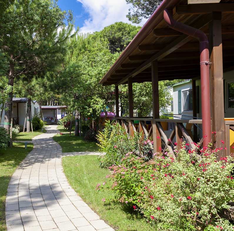 Viale tra le Mobile Home Top Residence Gold